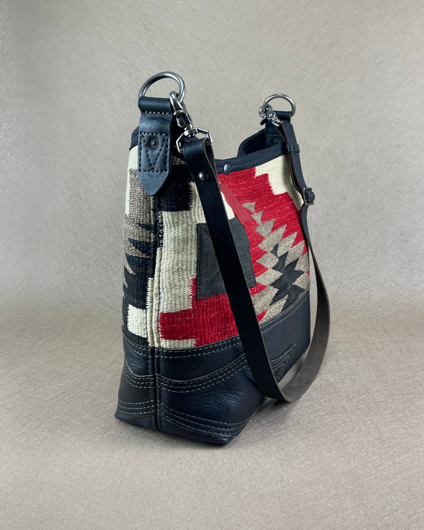 Hobo - Vintage Navajo Weaving x Leather