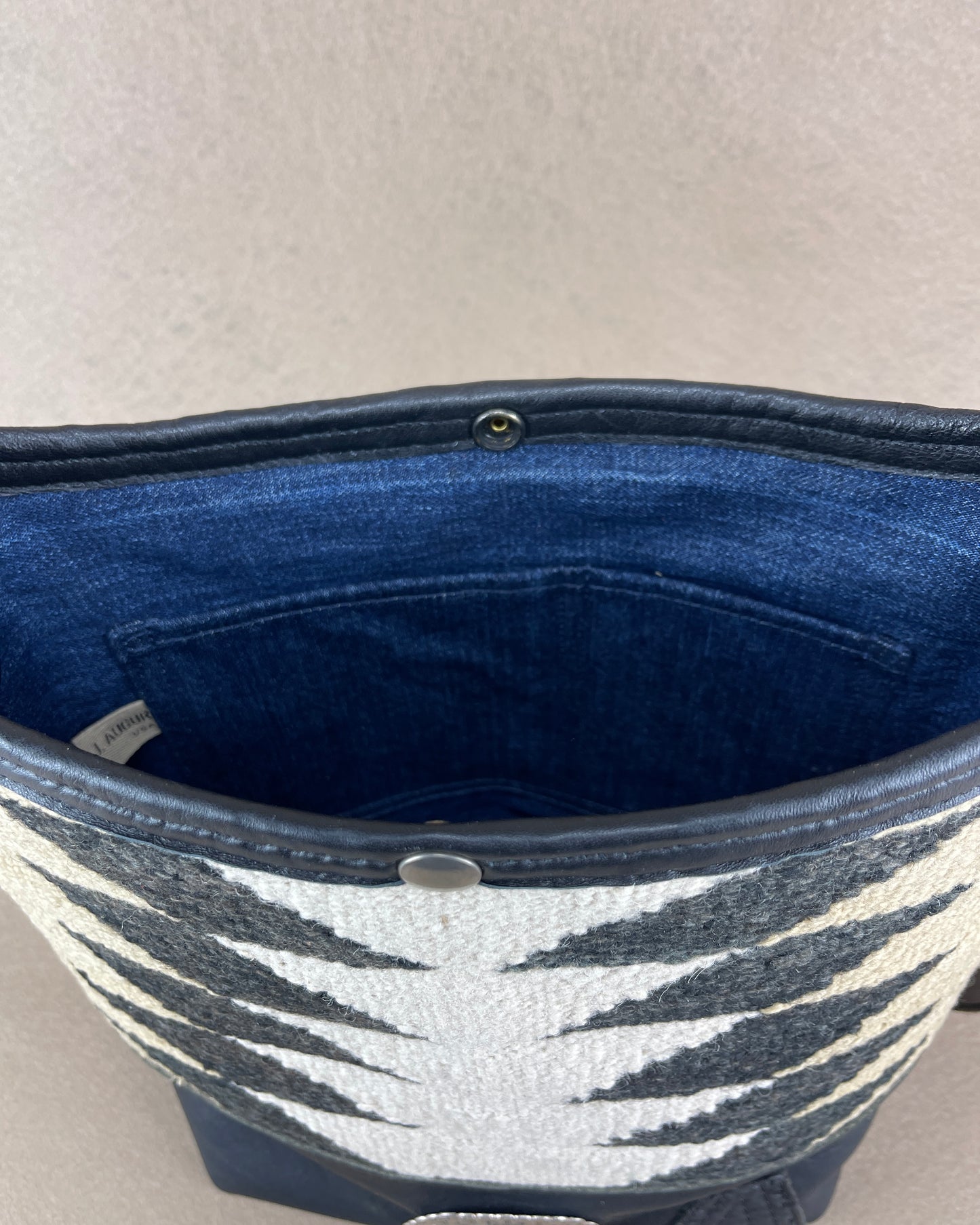 Bucket - Vintage Navajo x Leather - with Concho