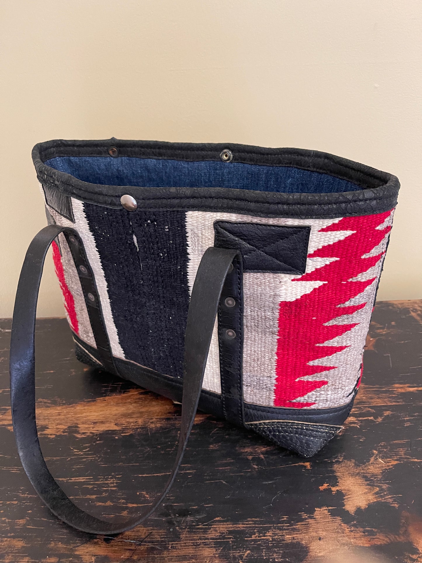 Compact Blk/Red/Cream Navajo Tote x Vintage Leather